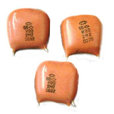 [113-210-007] Kondensatori–PdPt – KM sarkani 2.2 µF